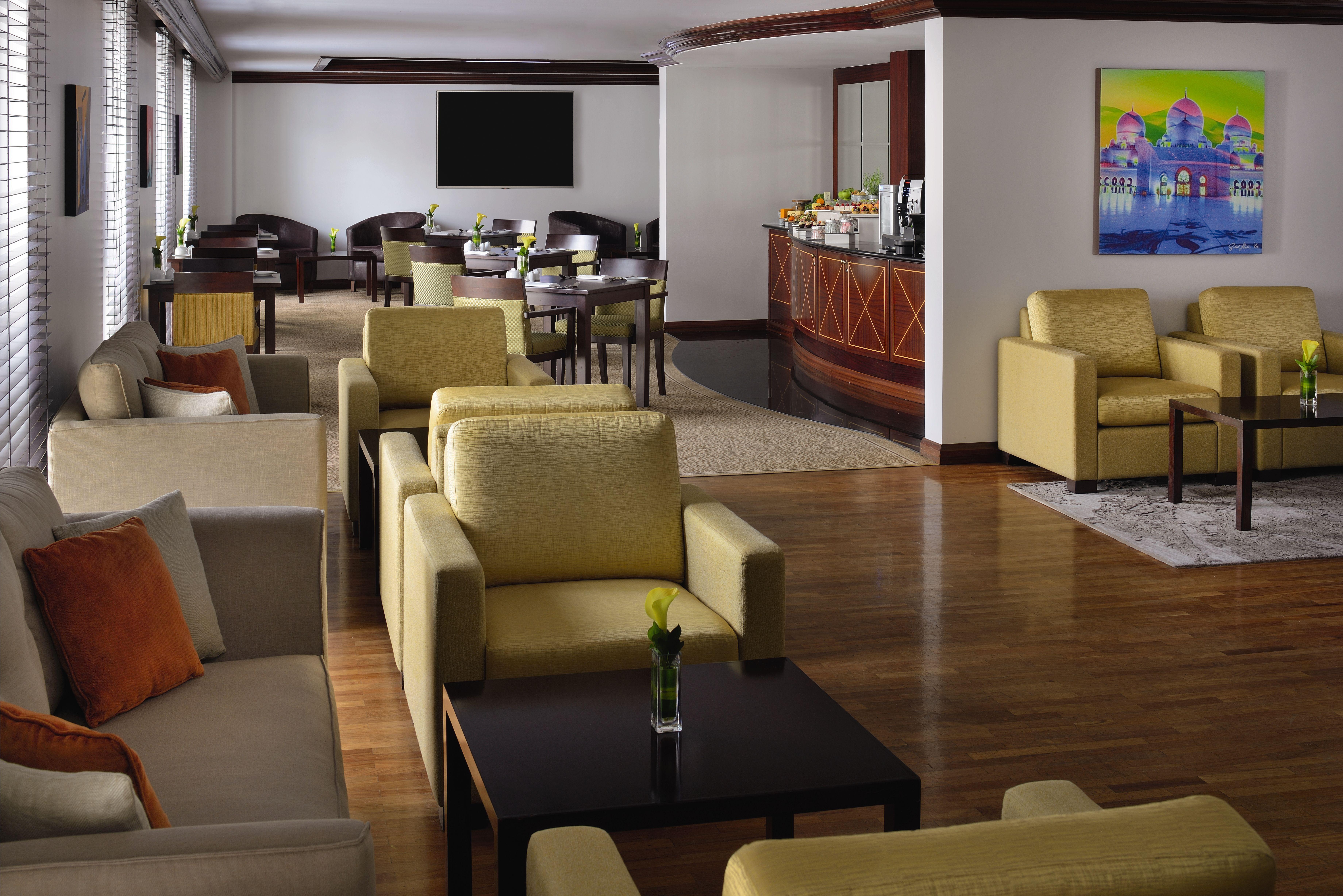 Movenpick Hotel & Apartments Bur Dubai Restoran gambar